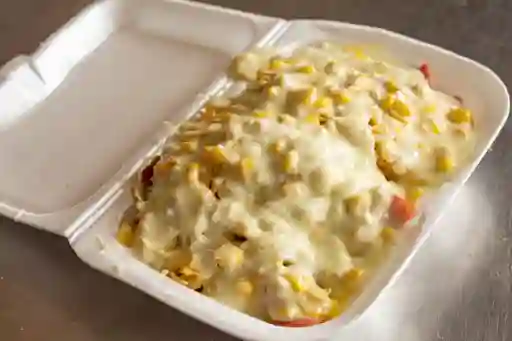 Salchipapa Gratinada + Gaseosa