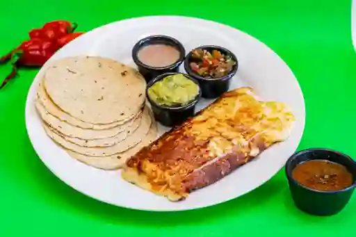 Encostrado Birria de Res con Caldo