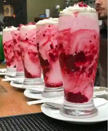 Mega Malteada Frozen Frutos Rojos