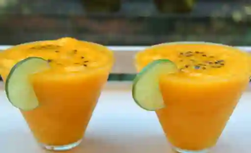 Limonada De Mango, Maracuyá Y Piña