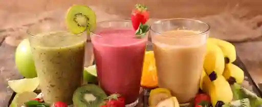Bebida Fría Jugo Natural En Leche