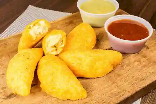 Empanada de Maiz Pollo
