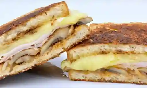 Sándwich Pollo Champiñones