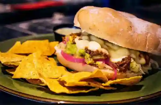 Torta de Tinga de Pollo