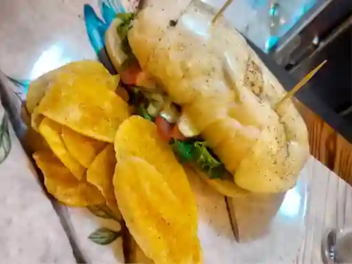 Sándwich Peperoni y Salami