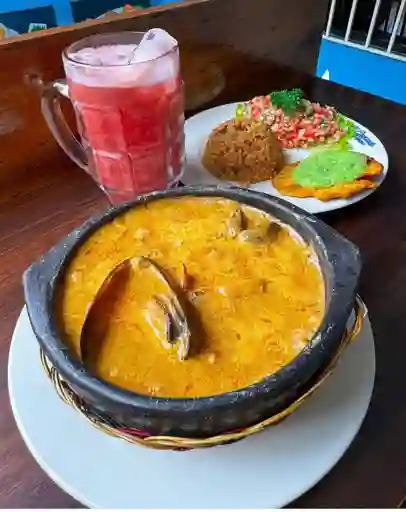 Cazuela de Mariscos sin Gratinar