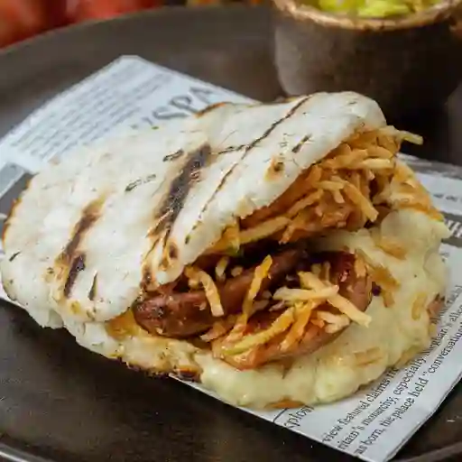 Arepa Chorizo y Butifarra
