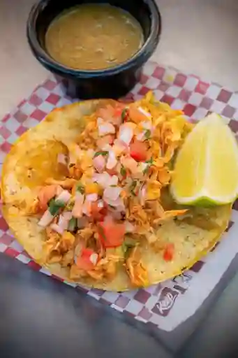 Taco Especial de Pollo Desmechado