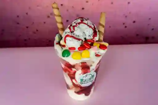 Fresa, Helado 2 Toppings Vaso 16 Onzas