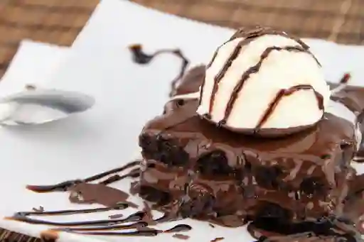 Brownie con Helado