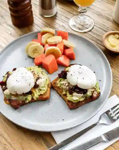 Tostadas de Aguacate
