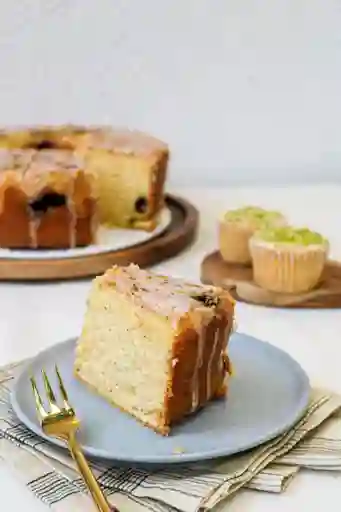 Porción Pound Cake de Limon y Arandaron