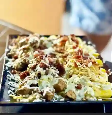 Chuzos de Lomo de Cerdo con Papas a la Francesa