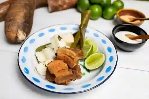 Chicharrón con Yuca
