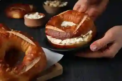 Bagel Ibérico: Quesos y Carnes Maduradas