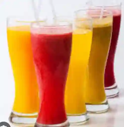 Jugos Naturales En Agua O En Leche