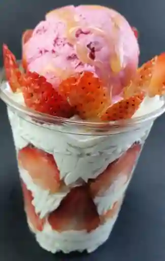 Fresas Con Crema Y Helado