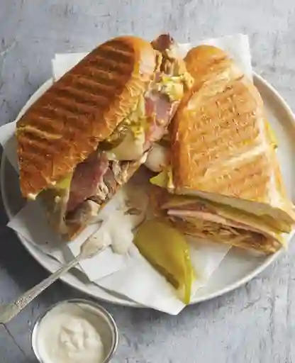 Sándwich Cubano Clásico