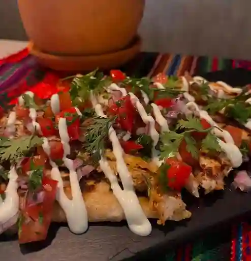 Quesadilla de Pollo Asado