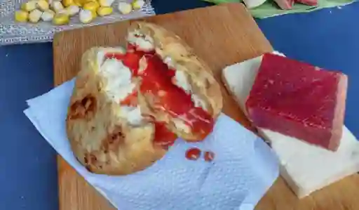 Arepa Boyacense con Bocadillo