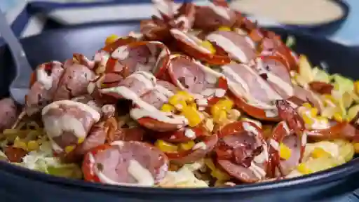 Salchipapa Suiza