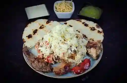 Arepa 4 Carnes