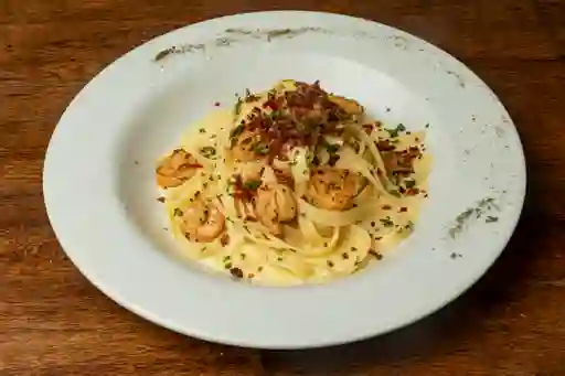 Pasta Carbonara con Camarones