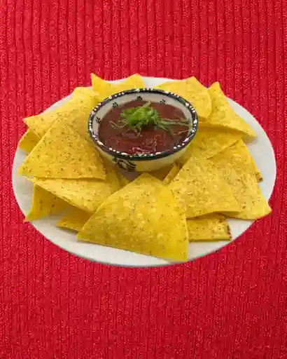 Nachos con Salsa