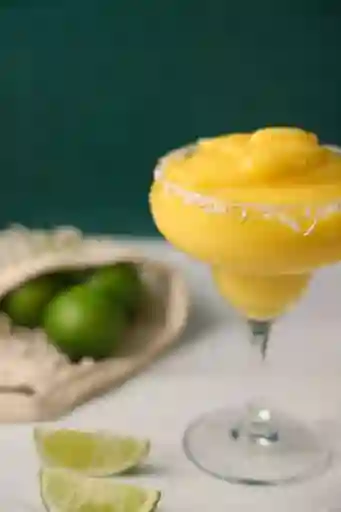 Limonada de Mango Biche 16 Oz