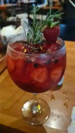 Soda de Frutos Rojos 16 Oz