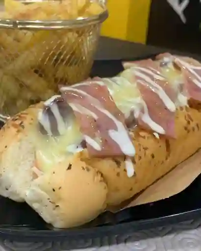 Perro Caliente Suizo
