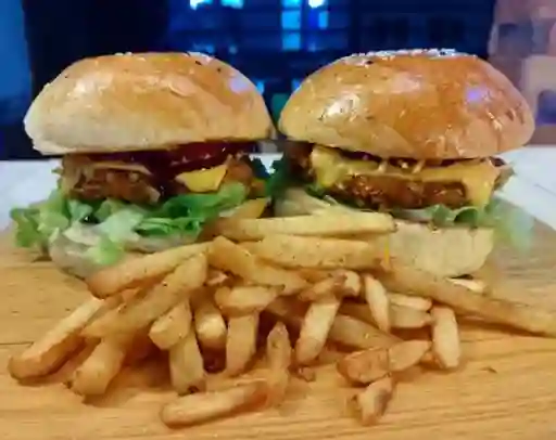 Combo 2 Hamburguesas Clasicas 2 Papas