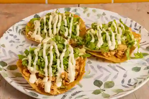 Tostada de Tinga