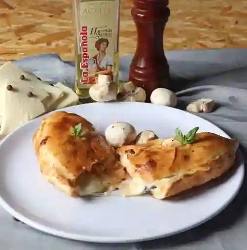 Calzoni Pollo con Champiñones