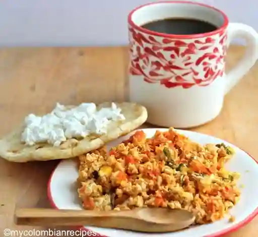 Huevos Pericos con Tocineta
