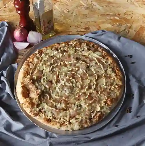 Pizza Salami con Cebolla