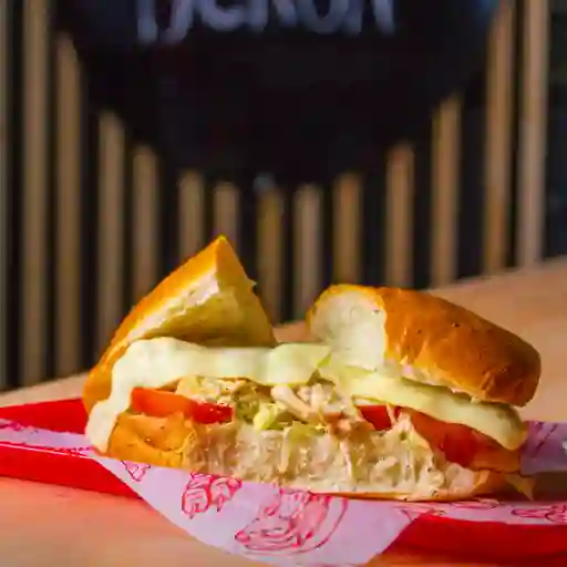 Sandwich de Pollo y Tocineta