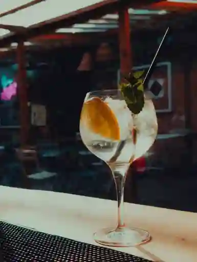 Gin Tonic 12 Oz