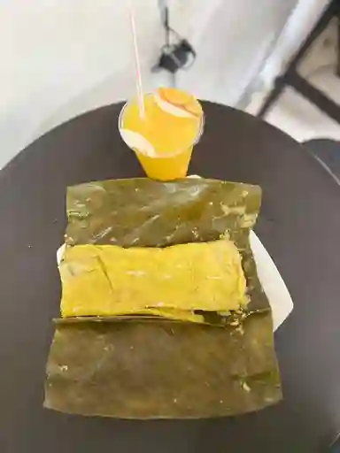 Combo Tamal Mediano, más Jugo de Mango