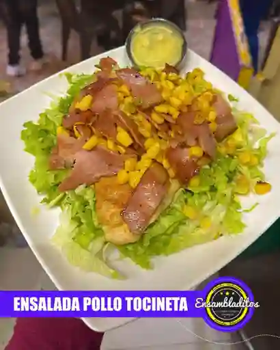 Ensalada Pollo y Tocineta