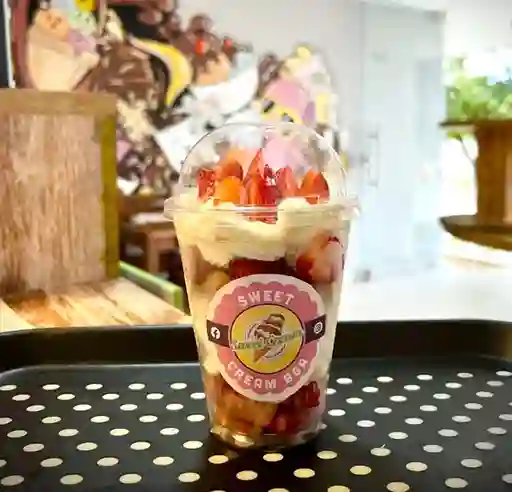 Fresas con Crema y Helado