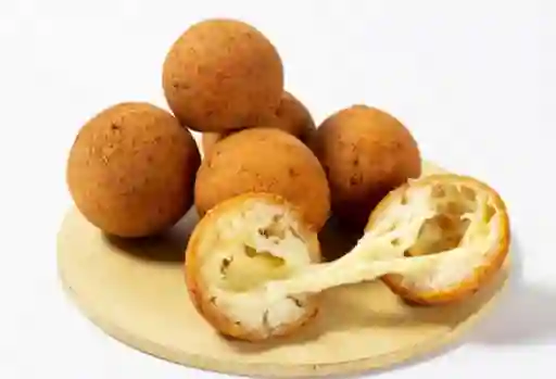 Buñuelo Relleno de Queso