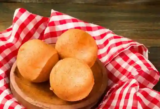 Buñuelo Relleno de Arequipe
