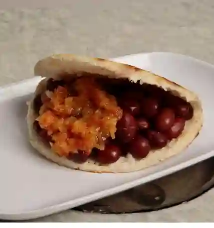 Arepa con Frijoles
