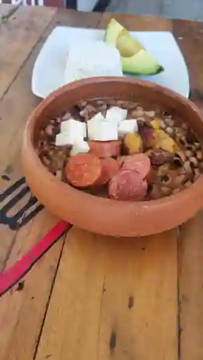 Cazuela de Frijol Cabecitanegra
