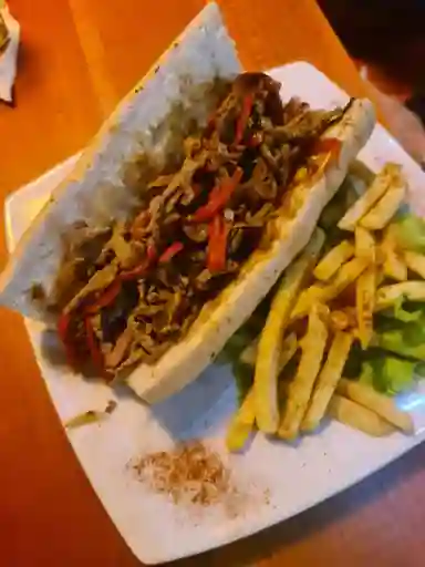 Philadelphia Cheesesteak (30 Cm)