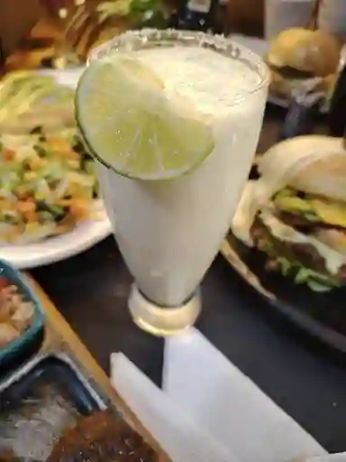 Limonada de Coco 16Oz