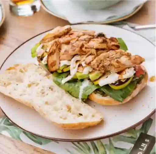 Sanduche Pollo de la Casa
