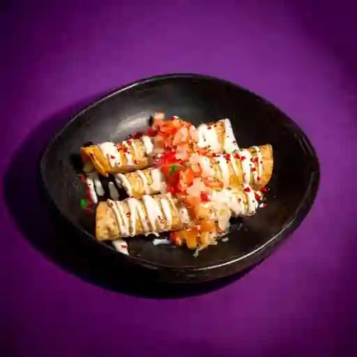 Flautas Tinga de Pollo