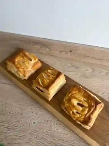 Pastel Ranchero (Salchicha,jamon y Queso)
